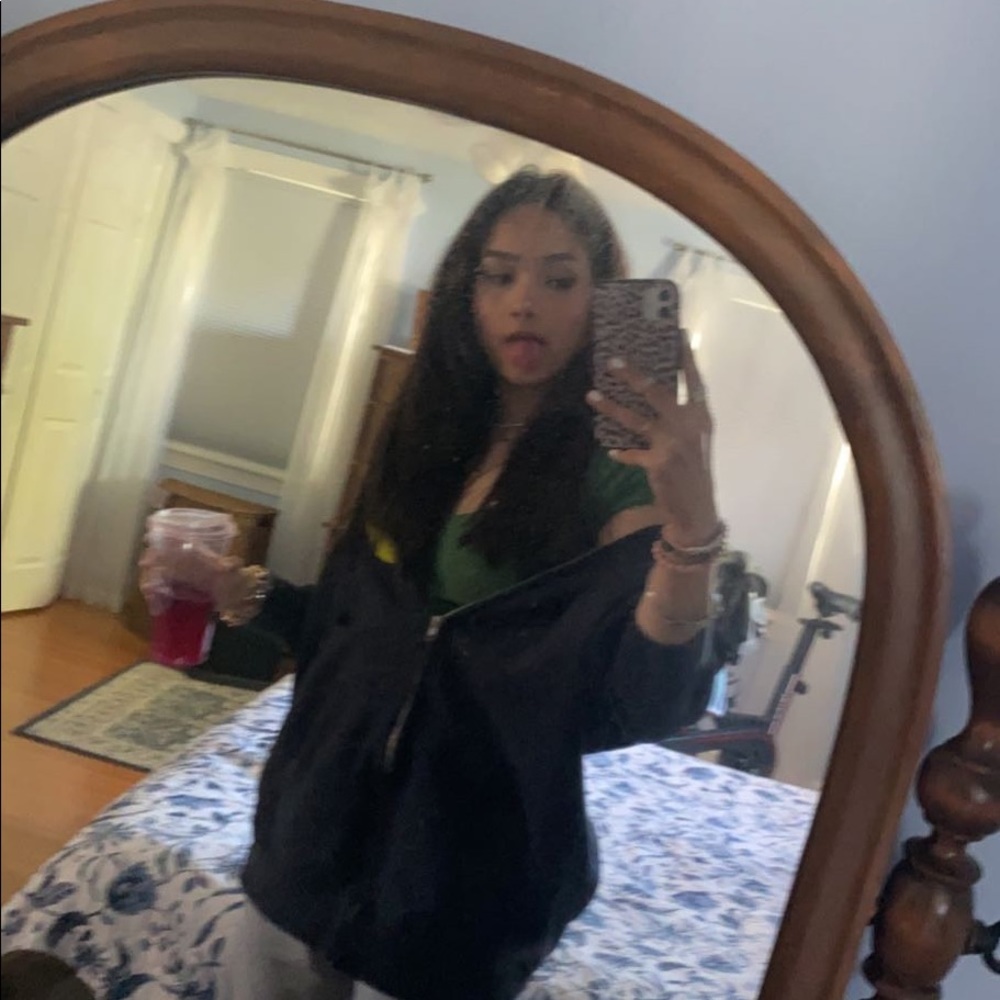 Meet your Posher, Nadia